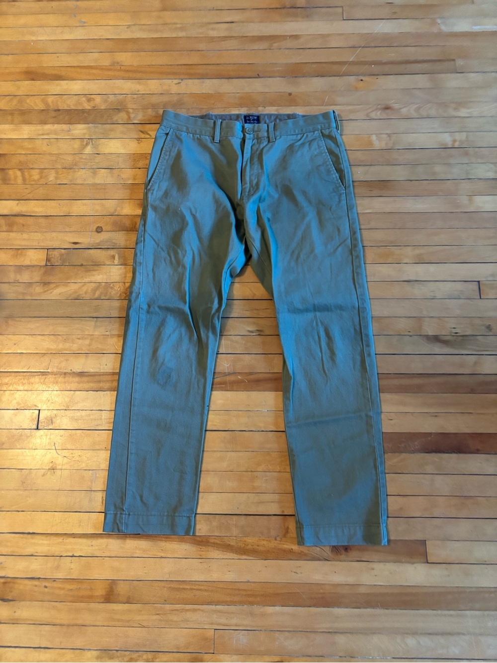 Classic Men's Olive Chino Pants